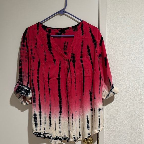 torrid Tops - Torrid Stylish Women's Tie-Dye Tunic top size 1(14/16)